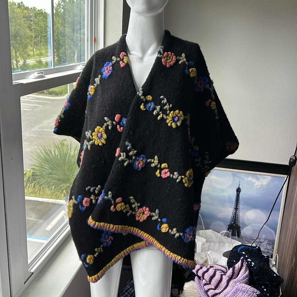 IPERICO MADE IN ITALY WOOL BLEND SHAWL SIZE OS
